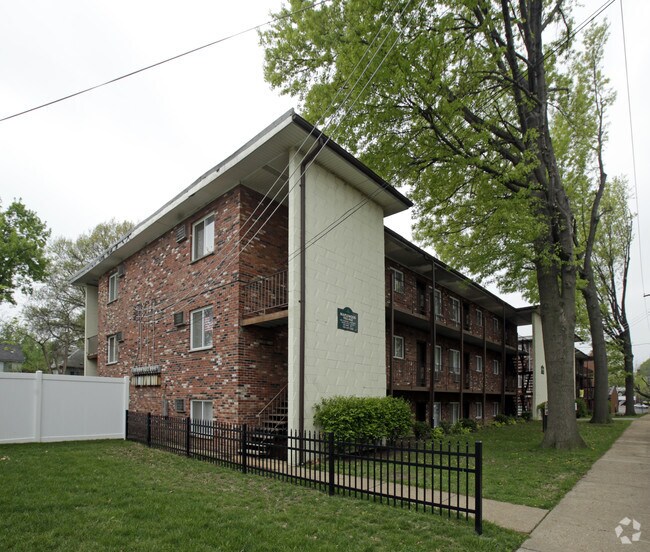 Maplewood Village Apartments Apartments Maplewood, MO