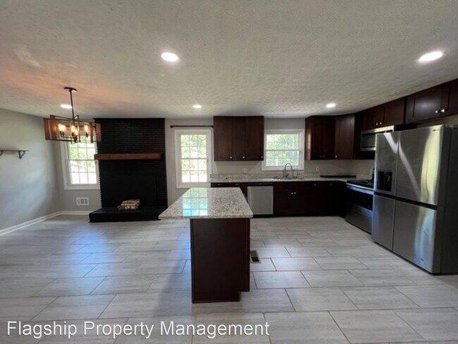 Building Photo - 3 br, 2.5 bath House - 135 Somerset Street