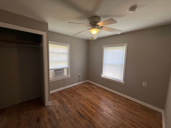 Building Photo - 705 Woodford Ave