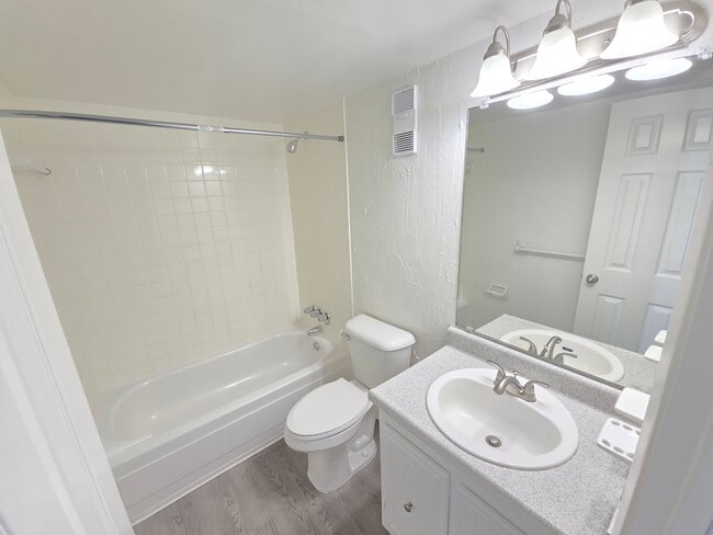 1 Bed/1 Bath Lg-Bathroom, 2nd Floor - Marina Vista