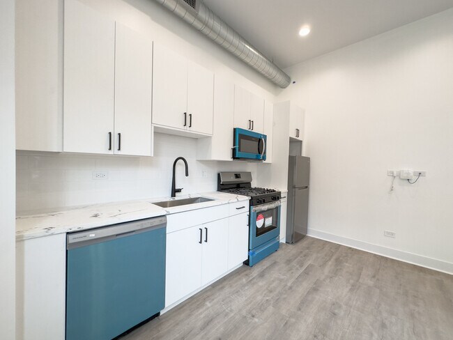 Foto del edificio - 4700 N Western Ave
