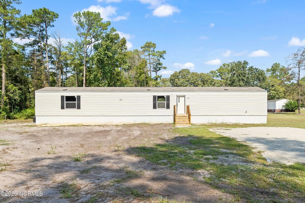 710 Brownwood Dr, Richlands, NC 28574 House Rental in Richlands, NC