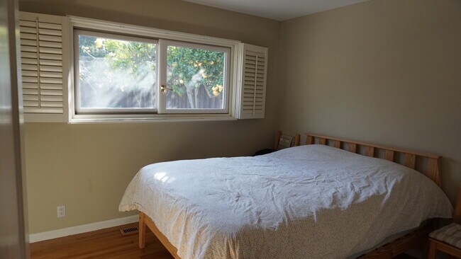 Foto del edificio - 443 Sequoia Ave