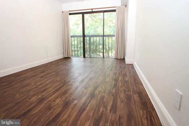 Foto del edificio - 1001 26th St NW