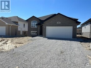 Building Photo - 390 Hemlock Ln