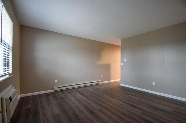 Foto del edificio - 3465 Lilac Ln