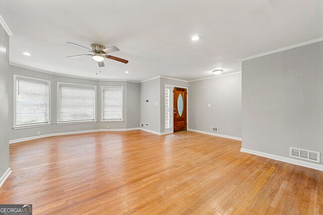 Building Photo - 3103 Collier Dr NW