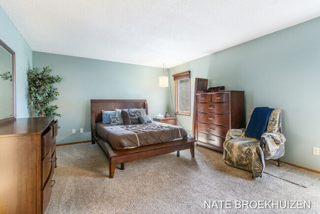 Foto del edificio - 1268 Oakhampton Rd