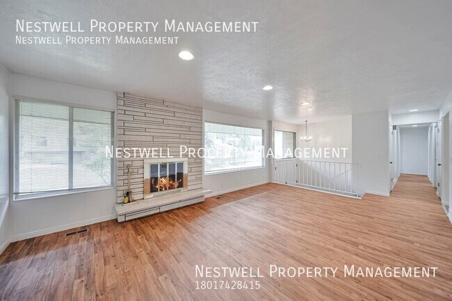 Foto del edificio - $500 OFF 1ST MONTH'S RENT - Incredible 4-b...