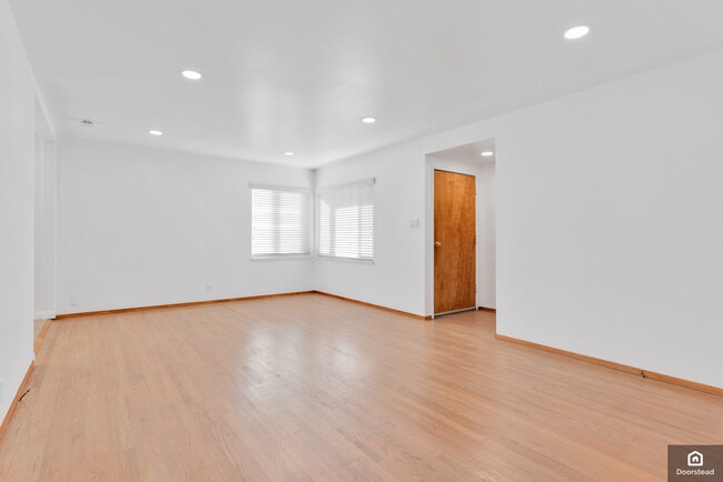 Building Photo - 7862 Sanford St