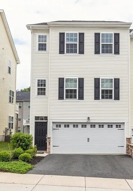 Foto principal - 622 Jacobsen Cir
