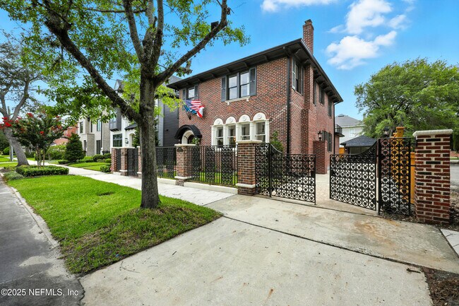 Foto del edificio - 2131 St Johns Ave