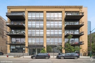 Building Photo - 23 N Green St