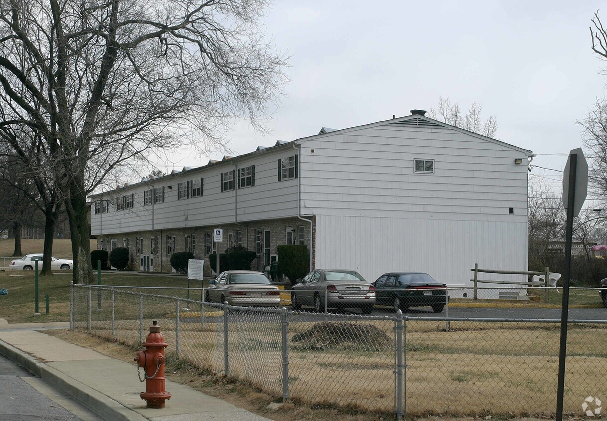 Foto del edificio - Parklane Townhomes