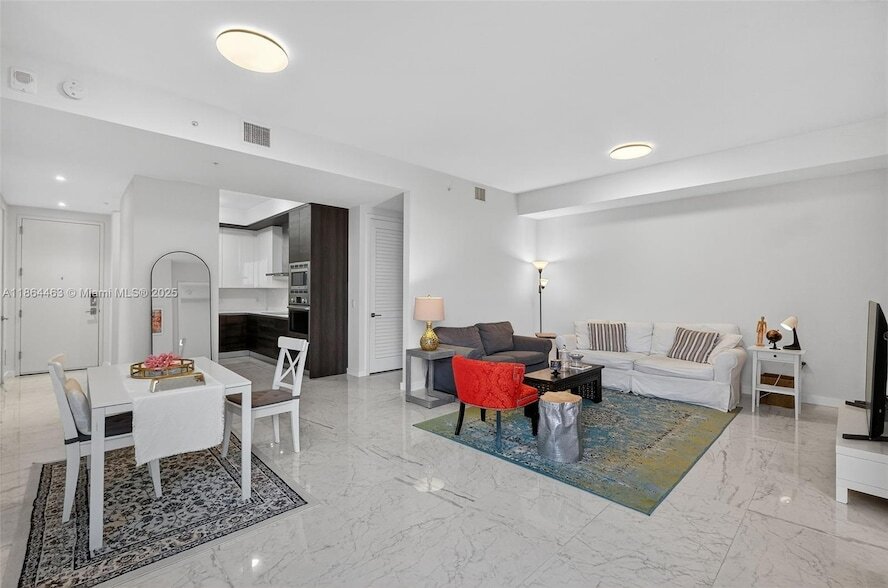 Foto principal - 301 Altara Ave