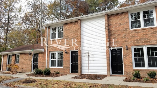 Building Photo - 508 Lusardi Dr