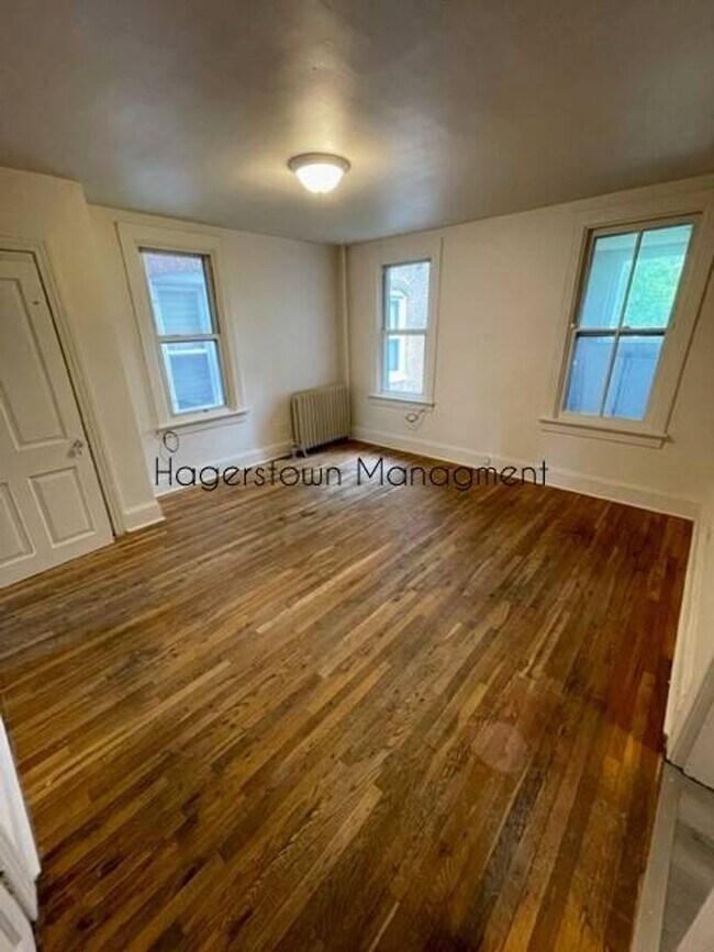 Foto del edificio - 108 Wayside Ave
