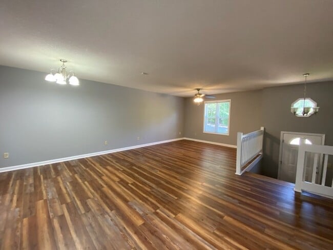 Building Photo - 3 Bed, 2 Bath home with partial unfinished...
