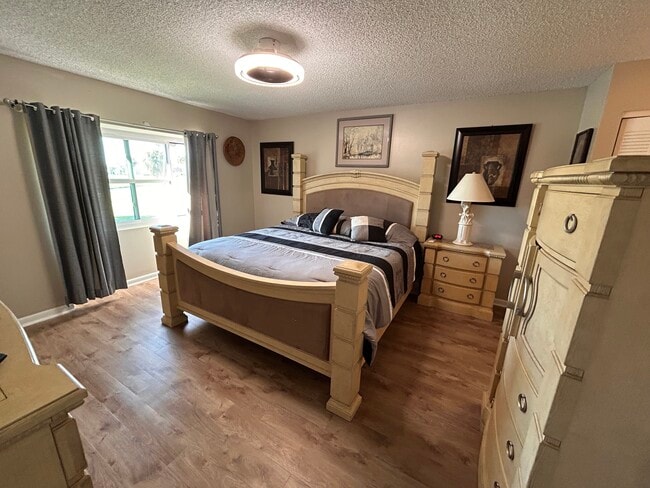 Foto del edificio - 2727 N Wickham Rd