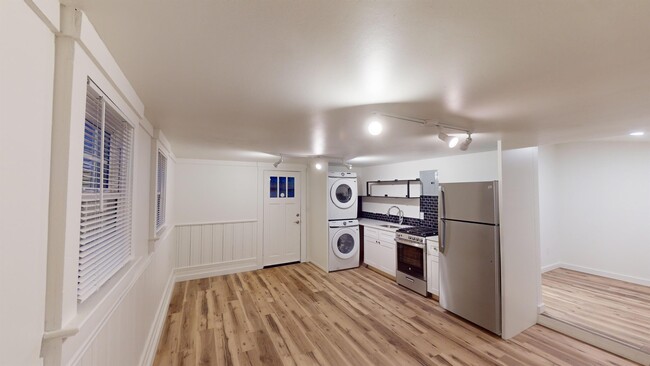 Building Photo - 1117 S New Haven Ave