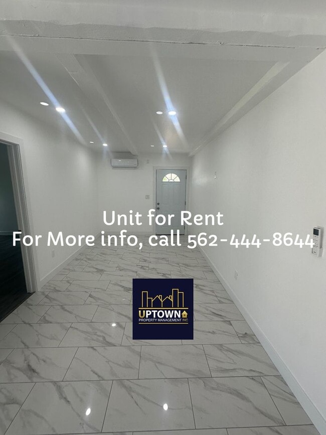 Building Photo - House - 3 Bedrooms / 2 Baths - Downey