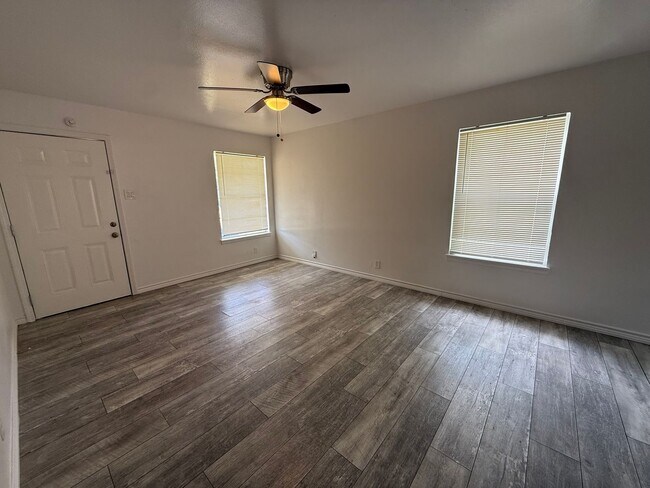 Building Photo - Charming 3-Bedroom Home with Hardwood Floors & Spacious Backyard