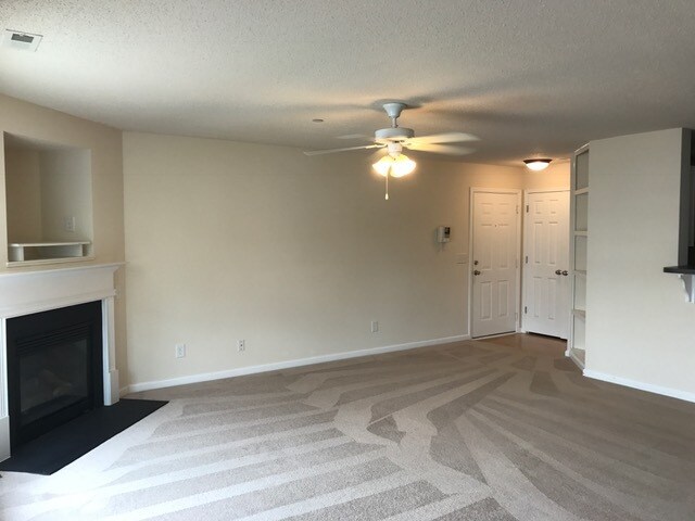 Foto del edificio - 4320 Cedarcroft Ct