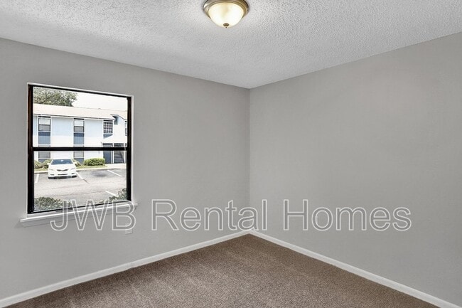 Building Photo - 10825 Key Haven Blvd