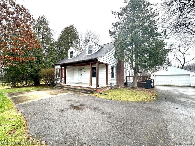 Building Photo - 2321 W Wattles Rd