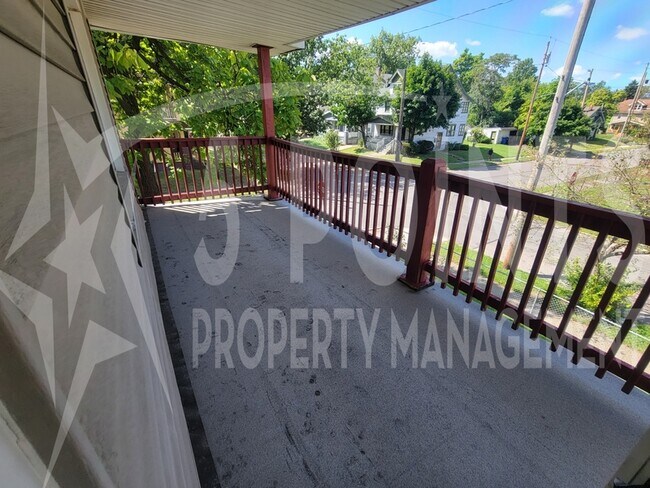 Building Photo - 3571 E 108th St