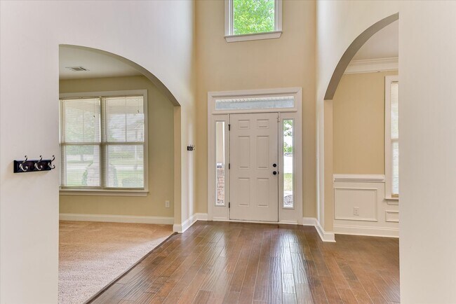 Foto del edificio - 4215 Windslow Dr