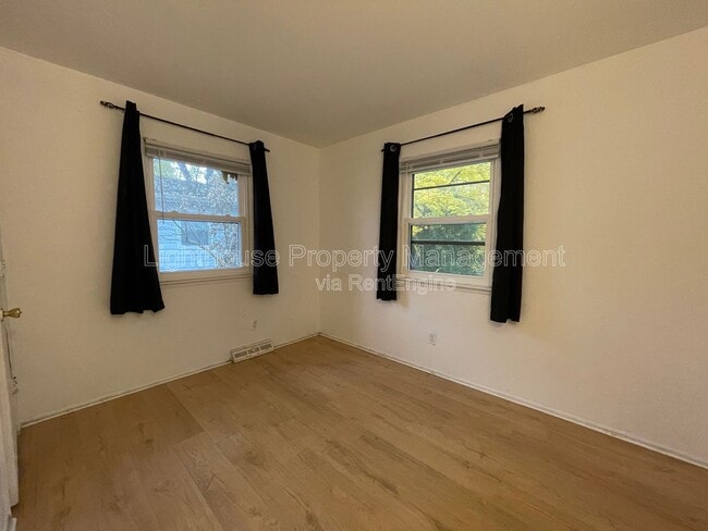 Building Photo - 4211 Beechmount Ave