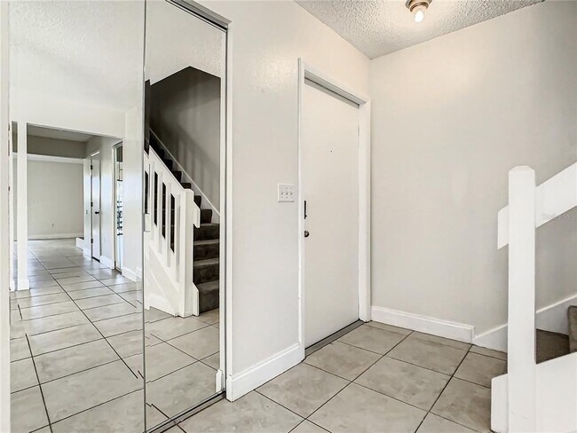 Foto del edificio - 955 Sunridge Dr