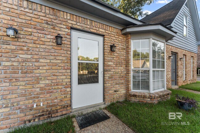 Foto del edificio - 600 Cheshire Ln