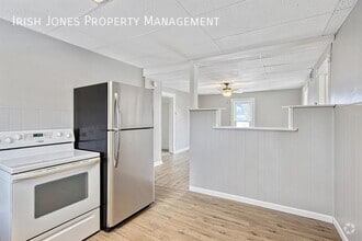 Building Photo - 152 Stevens St