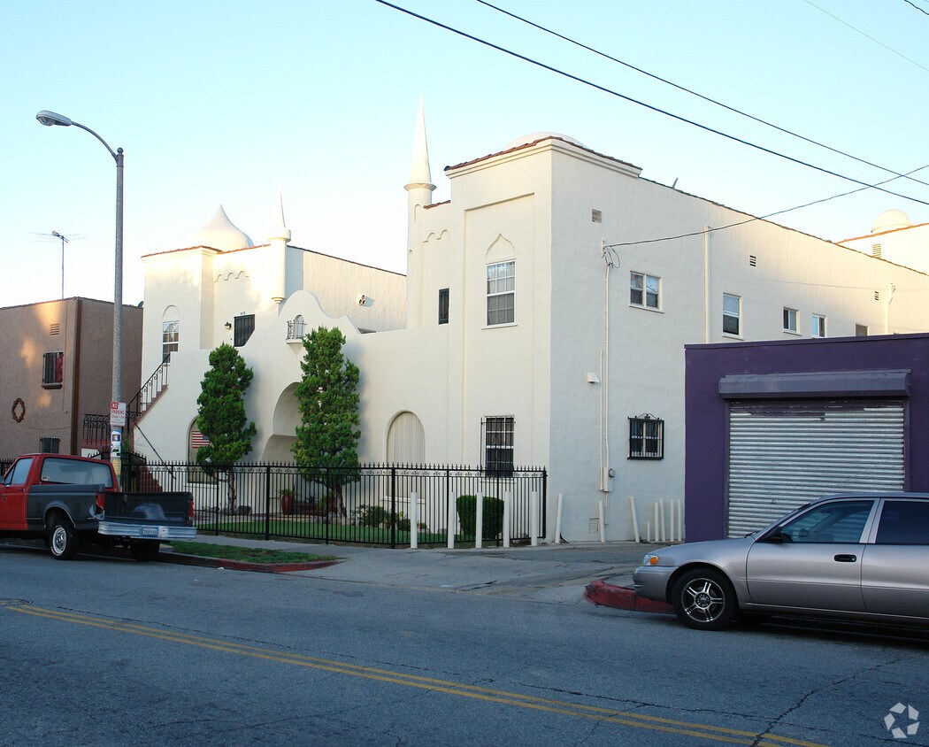 Foto del edificio - 931-933 Parkman Ave