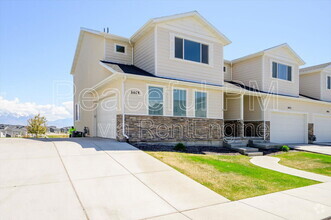 Building Photo - 8078 N Clydesdale Dr