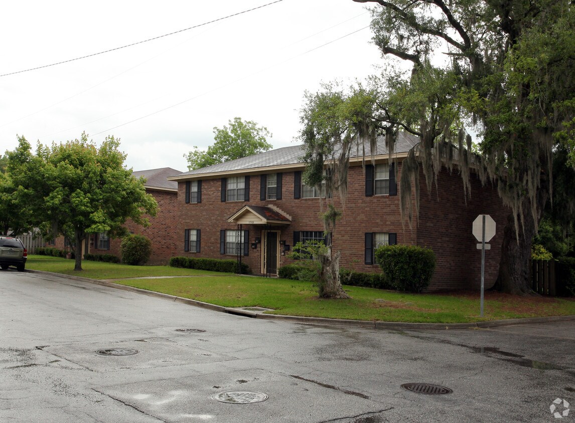 Primary Photo - 1301-1307 E 59th St
