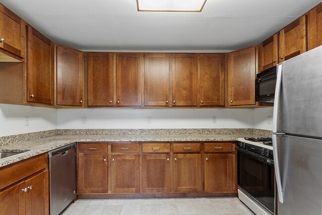 Building Photo - 93 Upham St