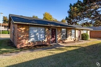 Building Photo - 5609 S Quaker Ave