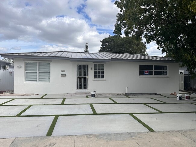 Building Photo - 121 NW 68th Ave