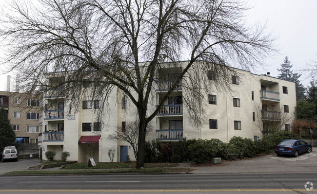 Building Photo - Roosevelt Place Apartments