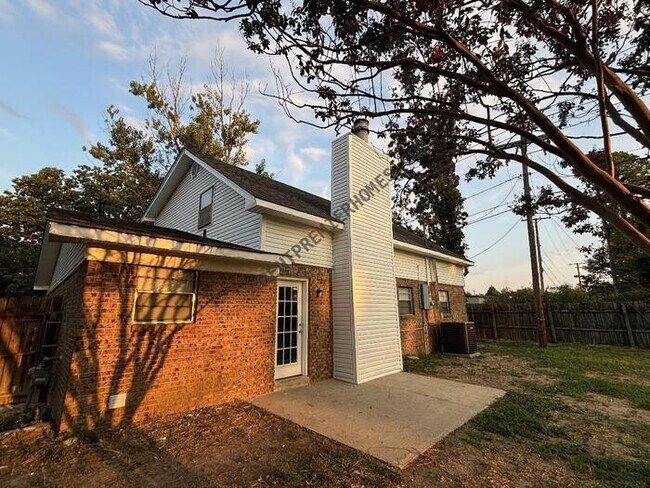 Foto del edificio - 425 Burnside Dr