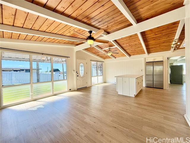 Building Photo - 2422 Anihinihi St