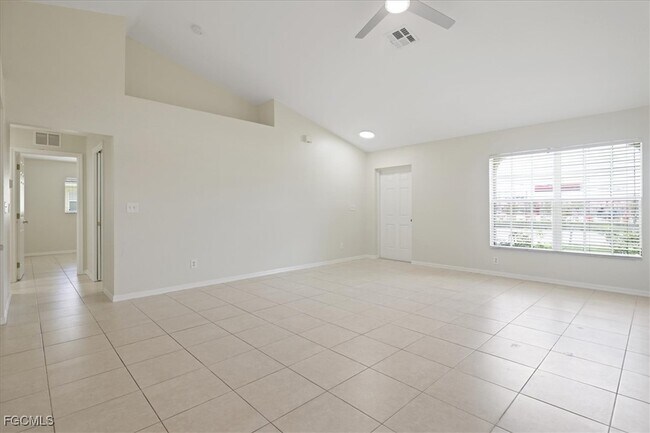 Foto del edificio - 1529 SW 15th Pl