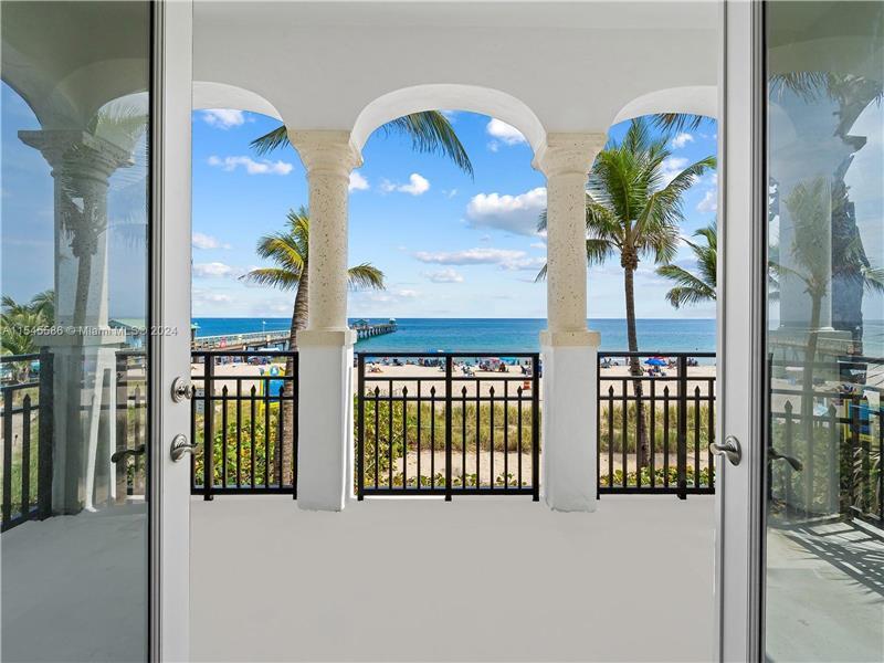 Primary Photo - 4344 El Mar Dr