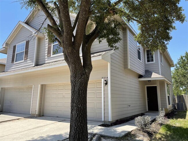 Foto del edificio - 3014 Loganberry Park Ln