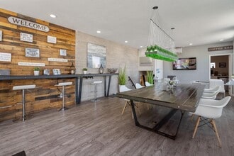 Building Photo - Crosstown Phoenix