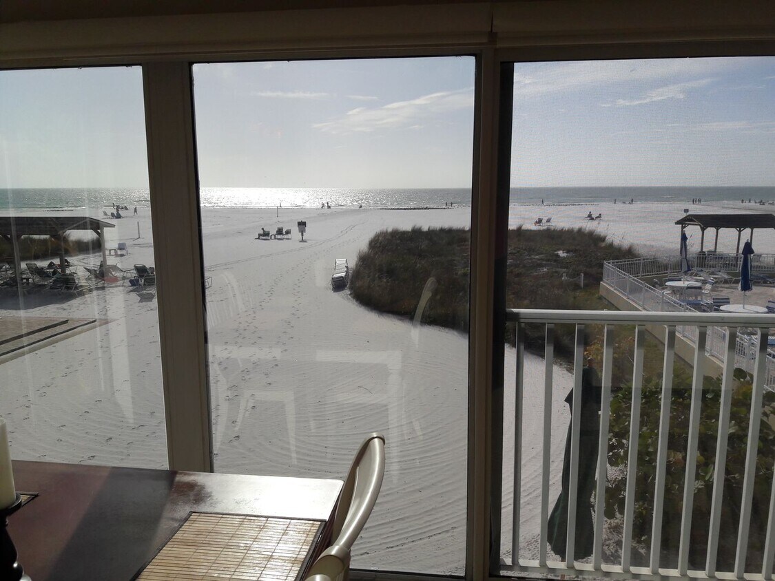Primary Photo - Annual UNfurnished spacious 3/3 condo on t...