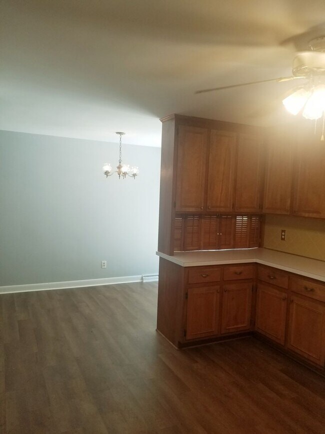 Building Photo - Newly Renovated Brick 4 Bedroom House in t...